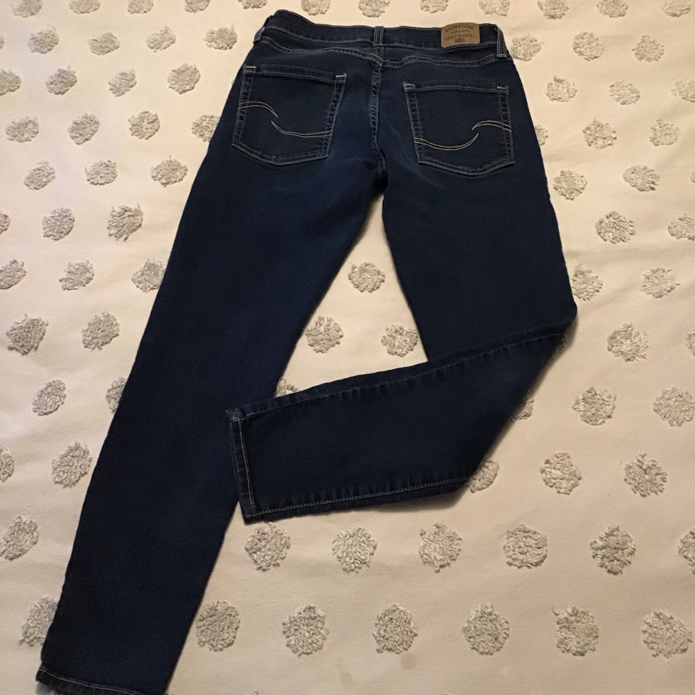 Signature Levi Strauss Gold Mid Rise Skinny Jeans. Size 27 / 4s - Picture 4 of 10